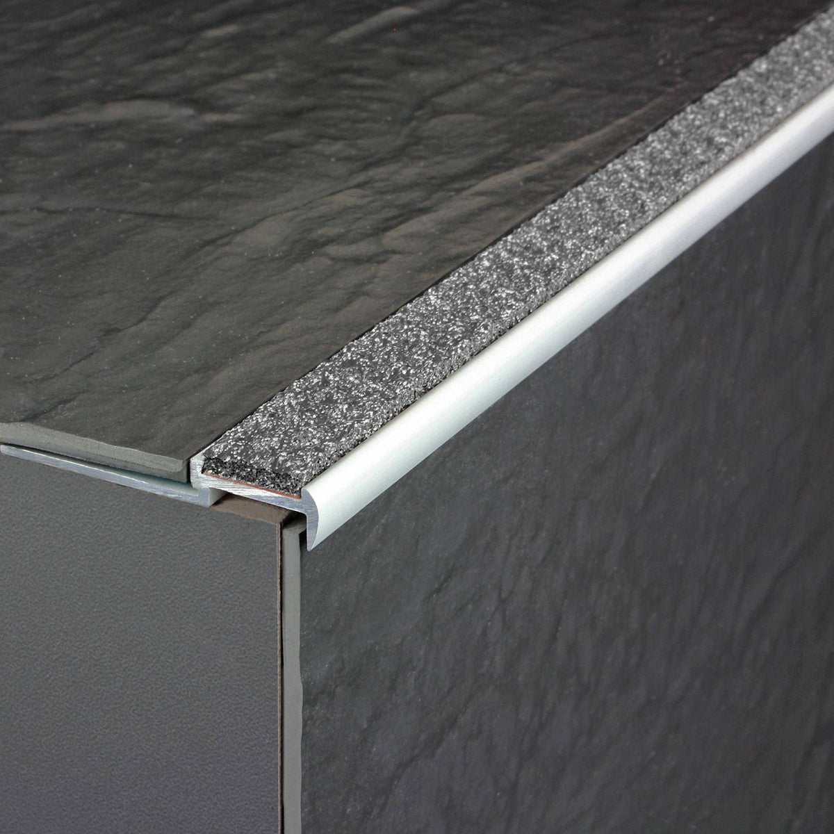 Treppenstufenprofil mit Einlage 13 mm DIAMONDSTEP Aluminium eloxiert anthrazit 9mm 250cm
