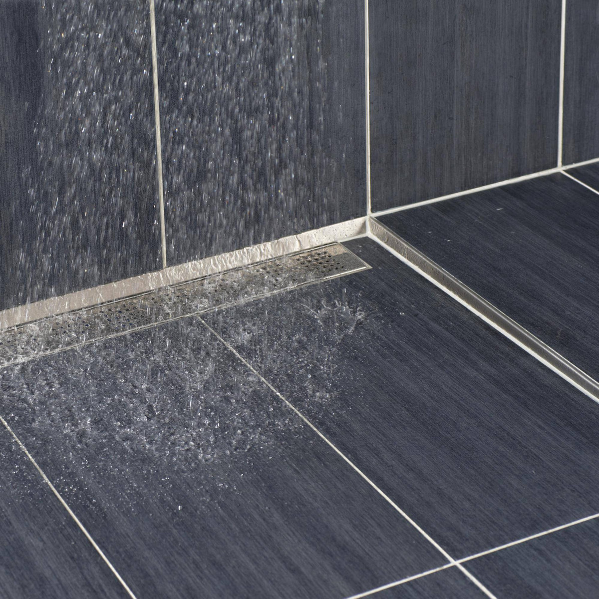 Wandanschluss Gefällekeil links (in Blickrichtung zur Rinne) SHOWER-GK TILE Edelstahl (V2A/304) gebürstet 12,5mm 200cm