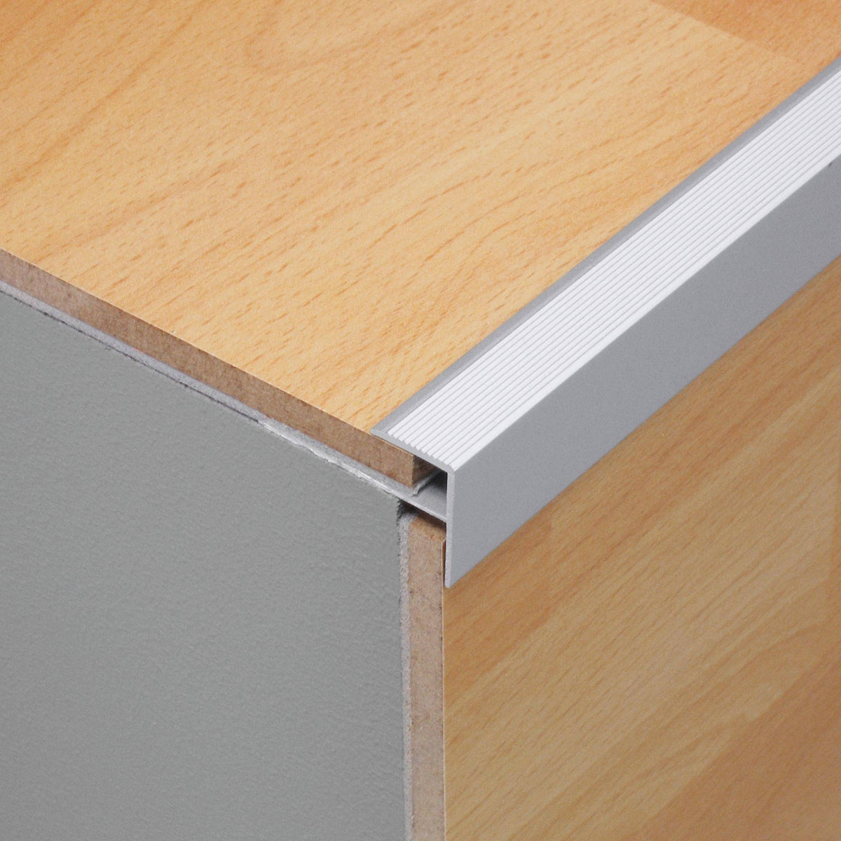 Treppenstufenprofil STEPFLOOR-G Aluminium eloxiert silber 8mm 270cm