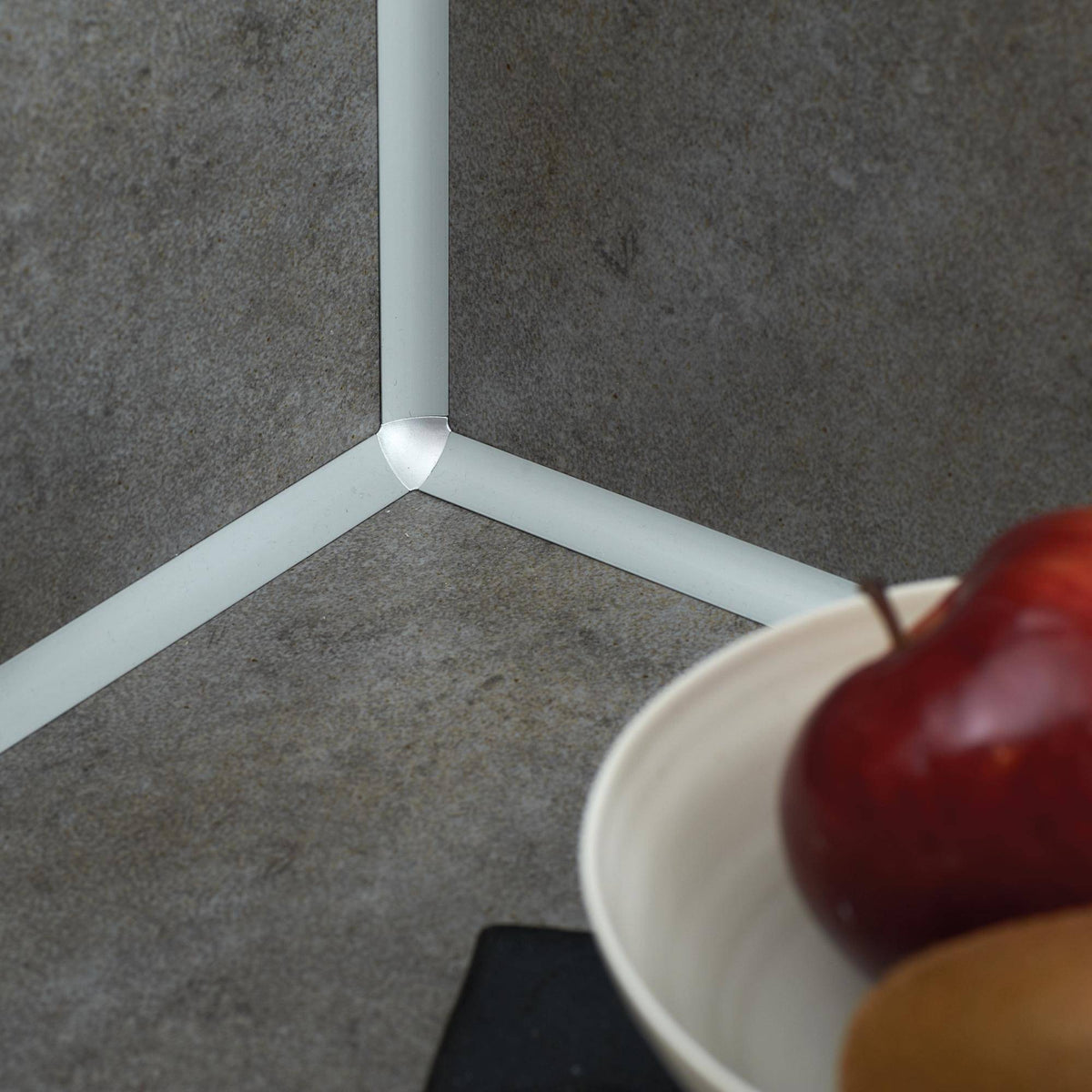 Wand/Boden-Anschlussprofil T-COVE Aluminium eloxiert silber 16mm 250cm