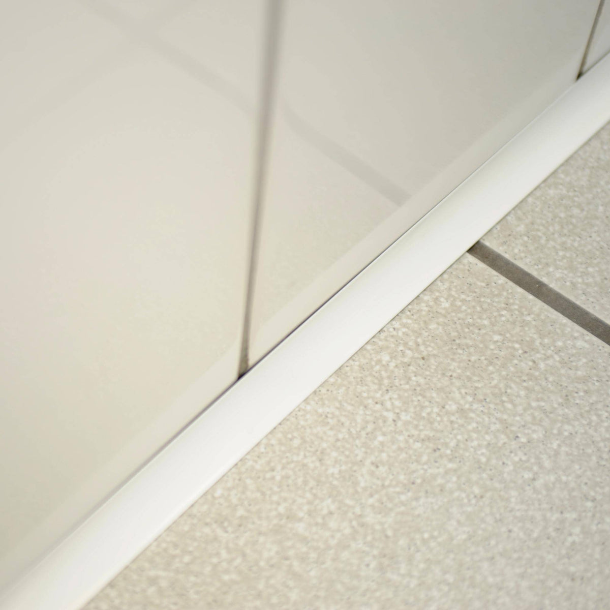 Profilé de raccord mur/sol DURAL T-COVE Aluminium thermolaqué blanc 12mm 250cm
