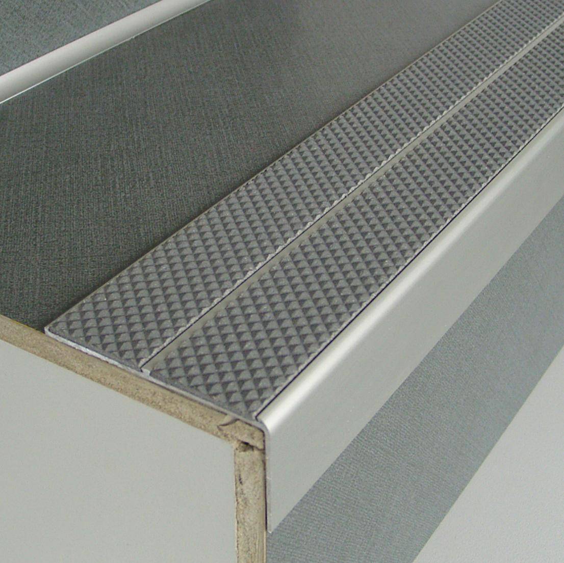 Tapis DURAL DIAMONDTRED PVC light grey antidérapant 250cm